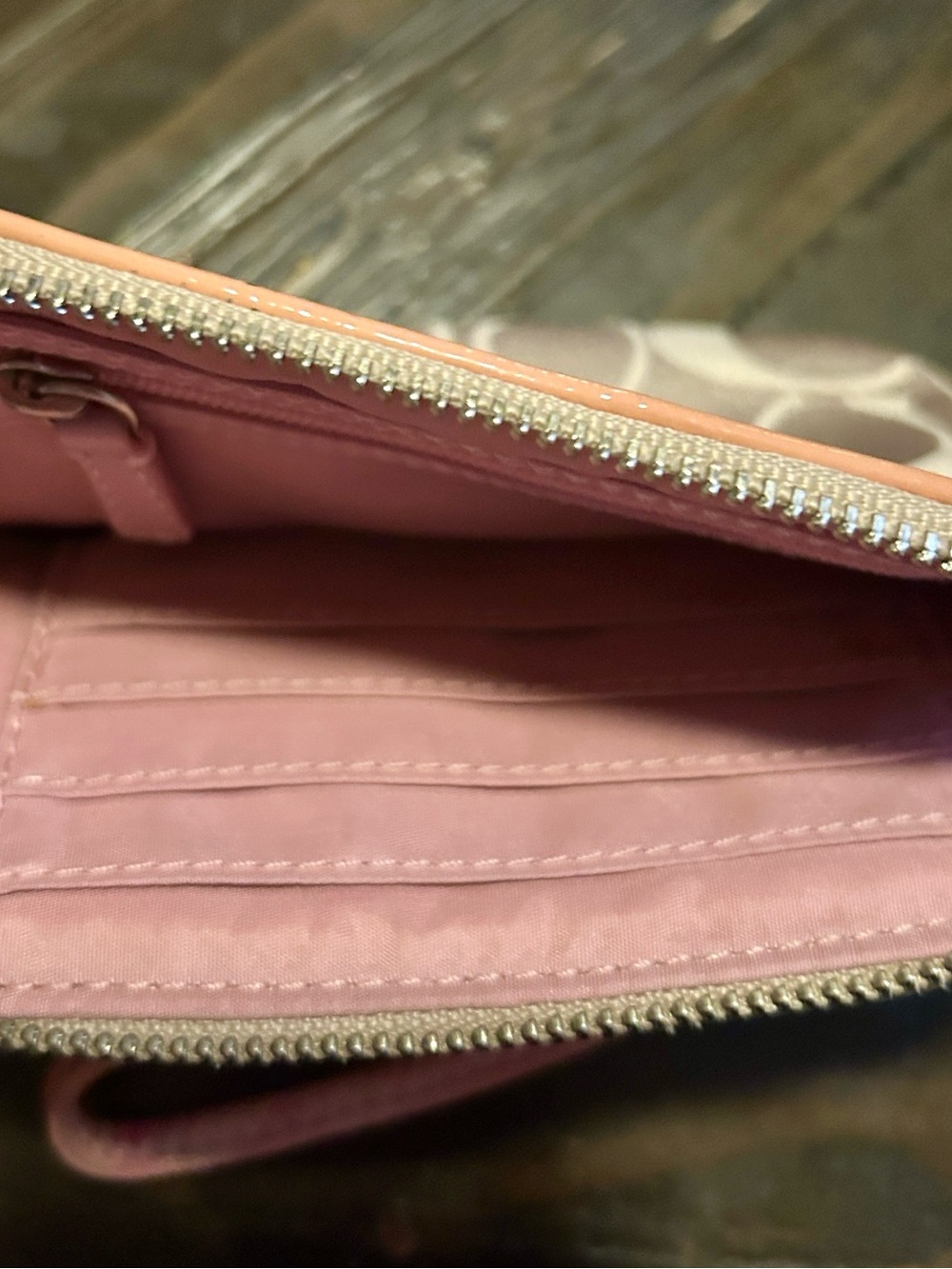 Coach Poppy Wristlet - Picture 3 of 5